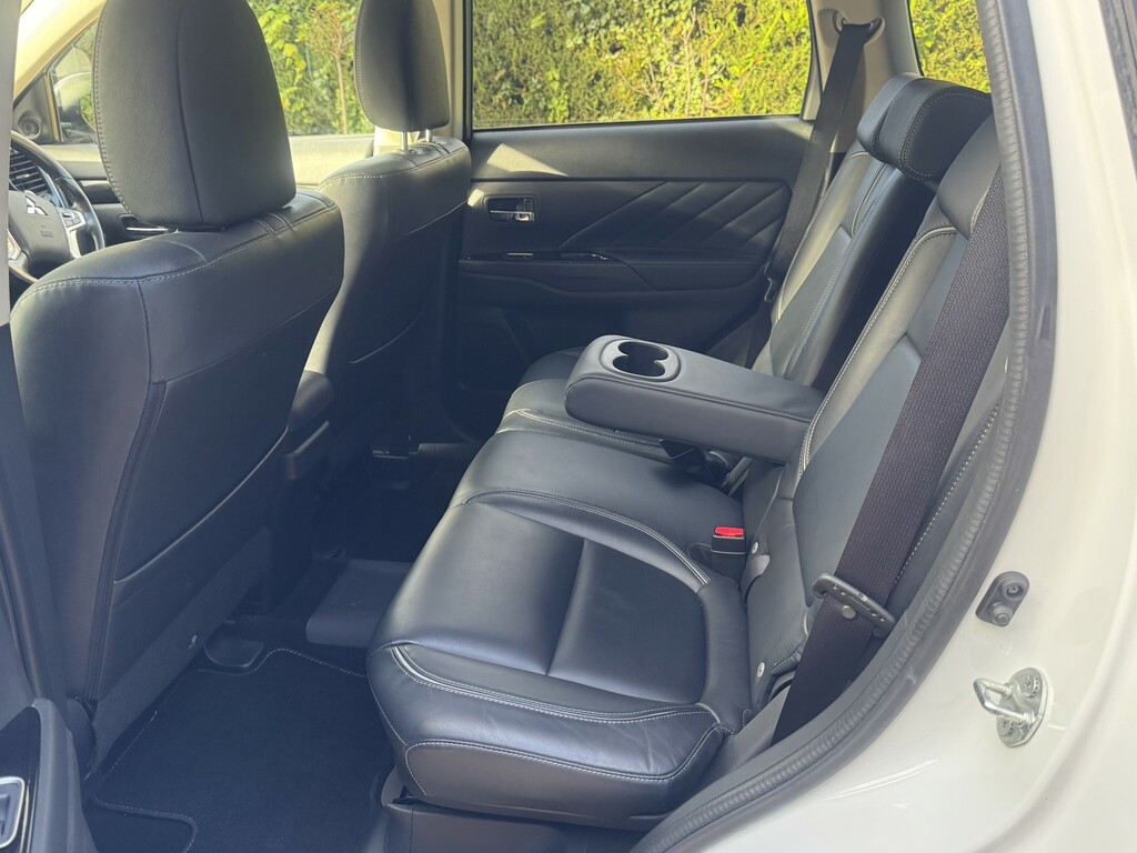 Mitsubishi Outlander 2.0 H 12Kwh Gx4h White #6