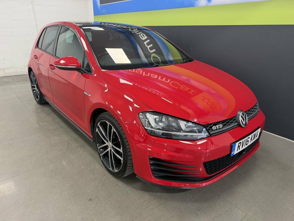 Volkswagen Golf 2L Gtd Red #3