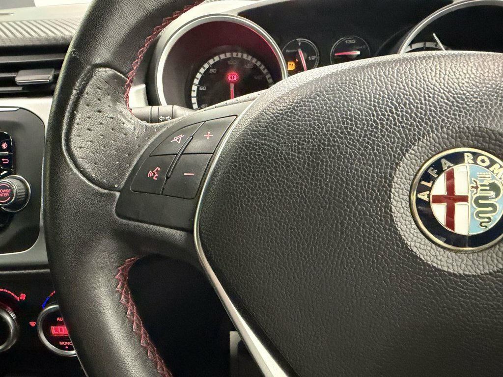 Alfa Romeo Giulietta Hatchback Blue #15