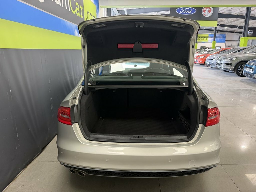 Audi A4 2.0 Tdi Ultra Se Technik 161 Bhp White #7