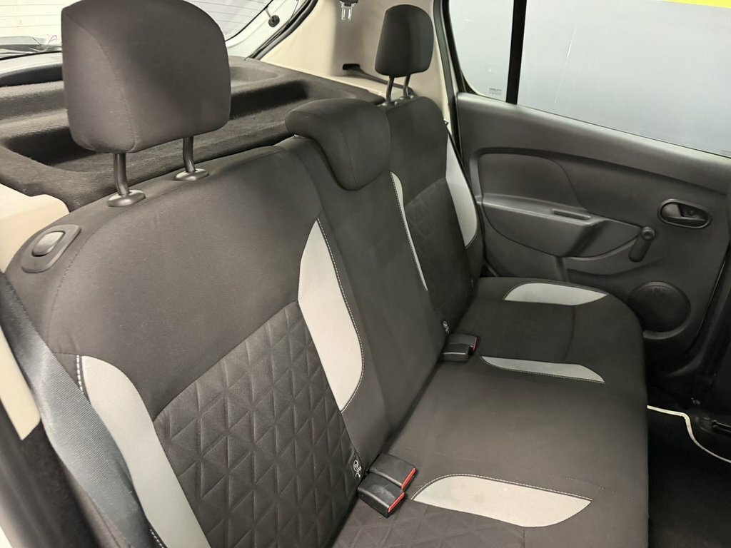 Dacia Sandero Stepway 1.5 Dci Ambiance Blue #28