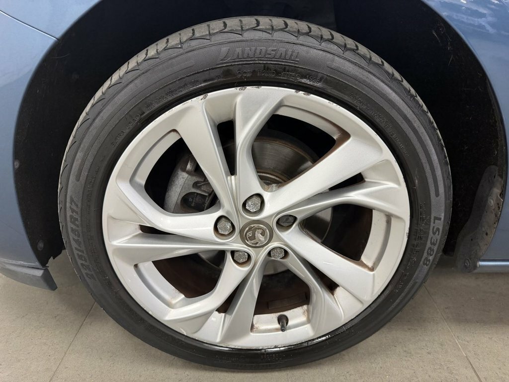 Vauxhall Astra 1.4T 16V 150 Sri Nav Silver #40