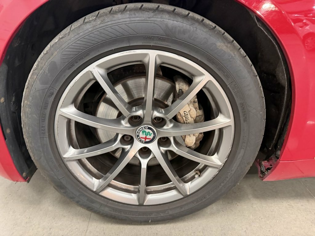 Alfa Romeo Giulia 2.2 Jtdm-2 180 Speciale Red #38