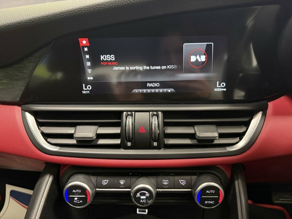 Alfa Romeo Giulia 2.2 Jtdm-2 180 Speciale Red #24