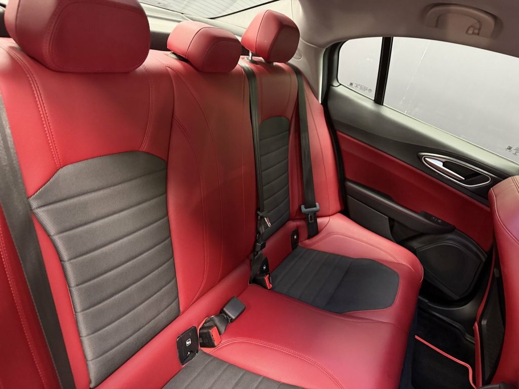 Alfa Romeo Giulia 2.2 Jtdm-2 180 Speciale Red #35