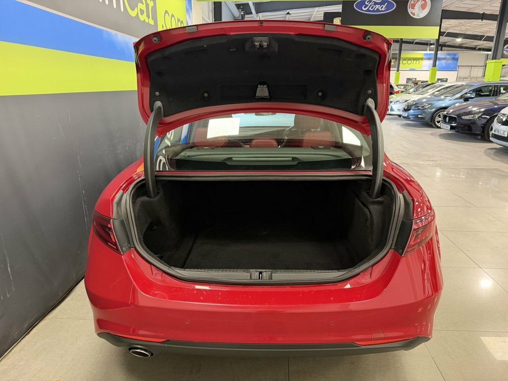 Alfa Romeo Giulia 2.2L Super Red #6