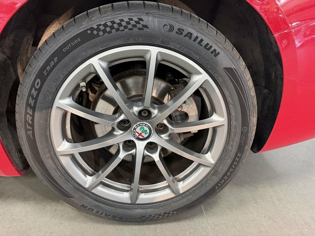 Alfa Romeo Giulia 2.2 Jtdm-2 180 Speciale Red #41