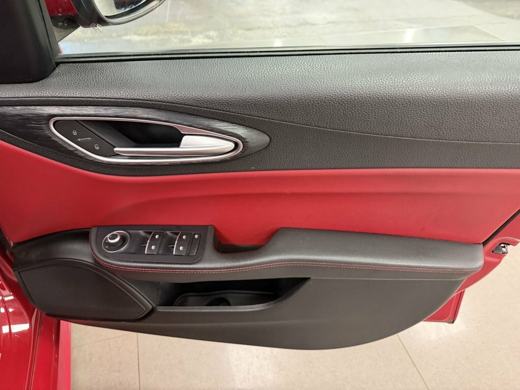 Alfa Romeo Giulia 2.2 Jtdm-2 180 Speciale Red #13