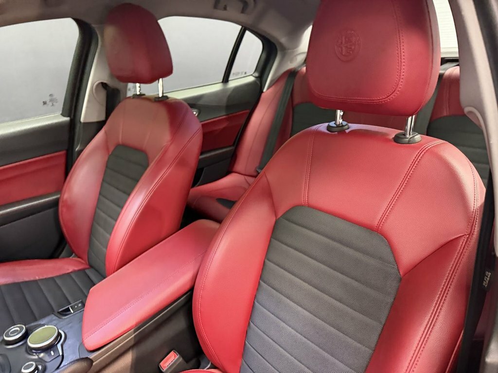 Alfa Romeo Giulia 2.2 Jtdm-2 180 Speciale Red #32