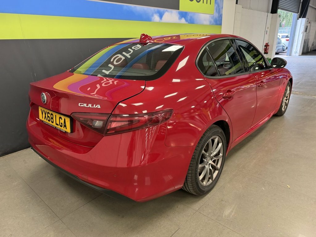 Alfa Romeo Giulia 2.2L Super Red #4