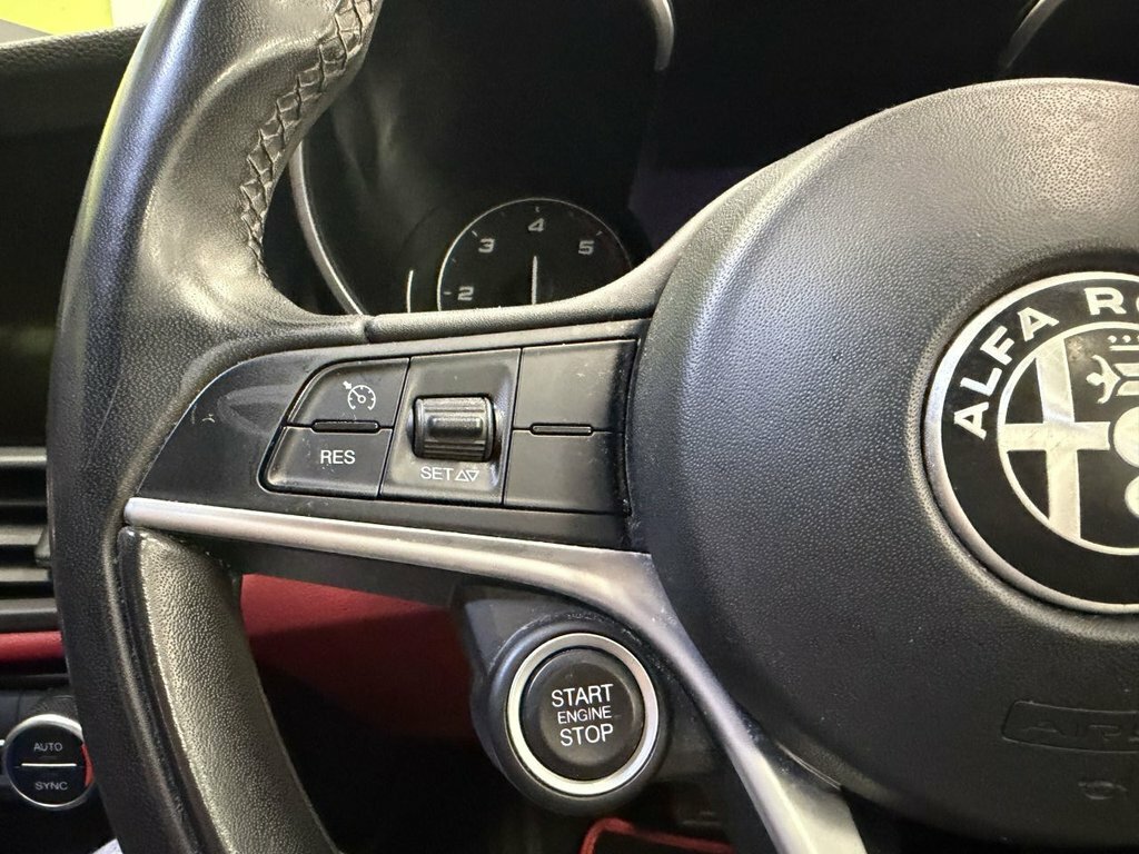 Alfa Romeo Giulia 2.2 Jtdm-2 180 Speciale Red #18