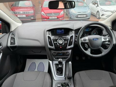 Ford Focus 1.0T Ecoboost Titanium BF13HVA Red #3