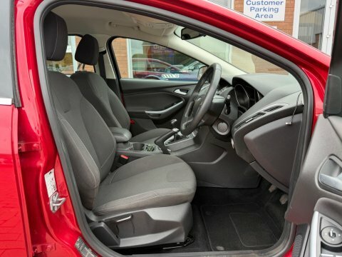 Ford Focus 1.0T Ecoboost Titanium BF13HVA Red #5