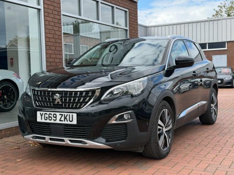 Peugeot 3008 1.2 Puretech Allure Black #4
