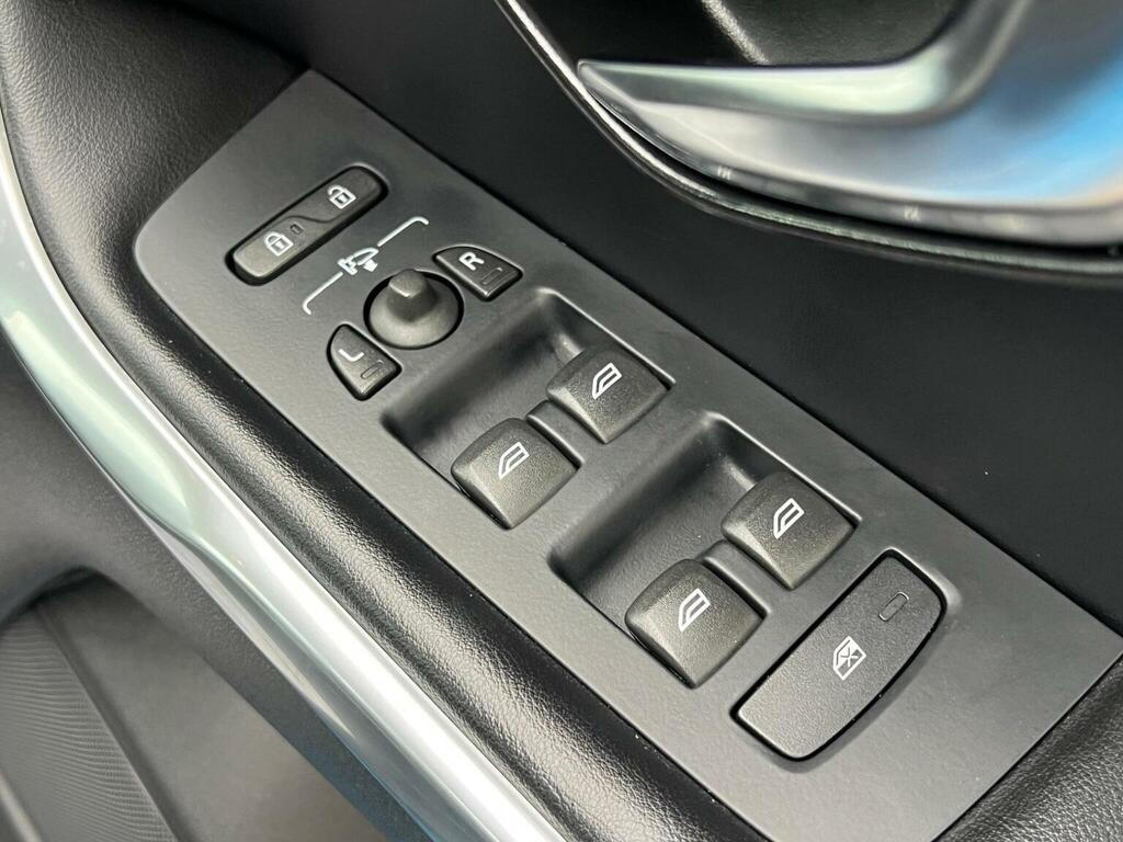 Volvo V40 D4 Se Lux Silver #31