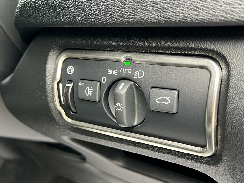 Volvo V40 D4 Se Lux Silver #32