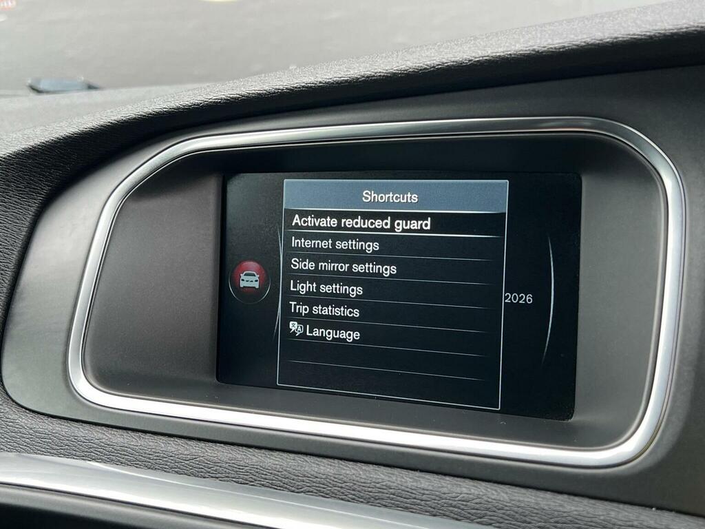 Volvo V40 D4 Se Lux Silver #45