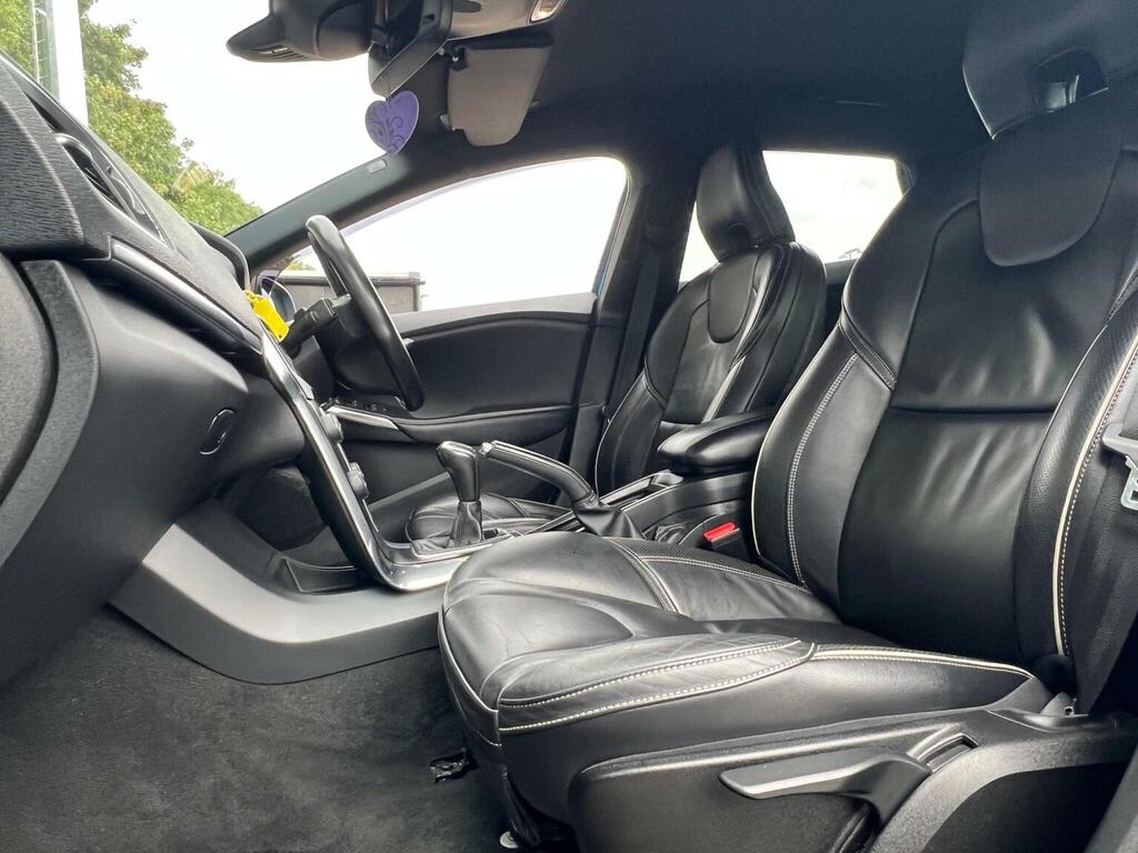 Volvo V40 D4 Se Lux Silver #51