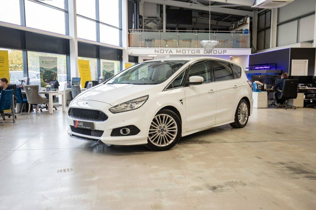 Ford S-Max 2L Titanium Sport White