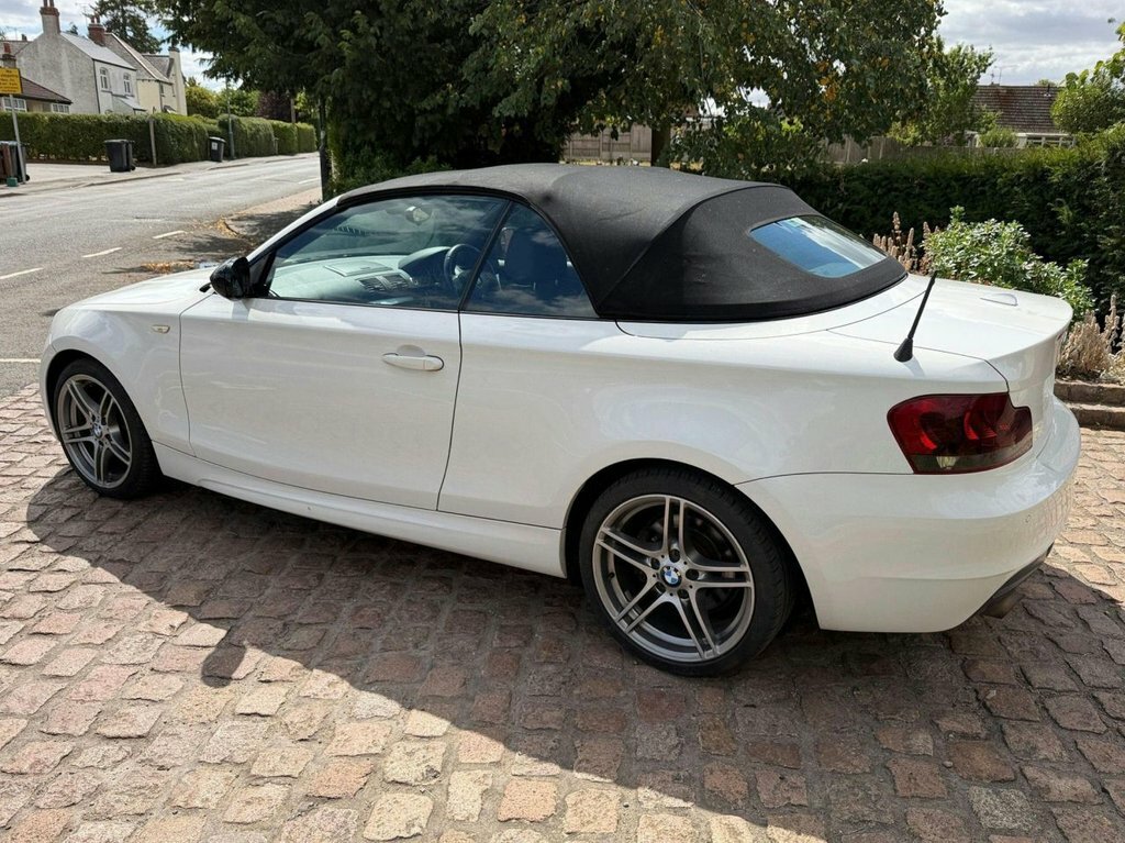 BMW 1 Series 1.6 116D Efficientdynamics Black #4