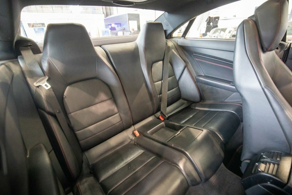 Mercedes-Benz E Class 3.5L Amg Line Black #6