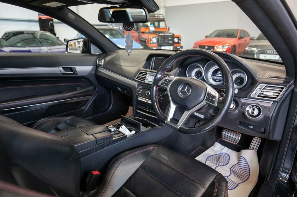 Mercedes-Benz E Class 3.5L Amg Line Black #2