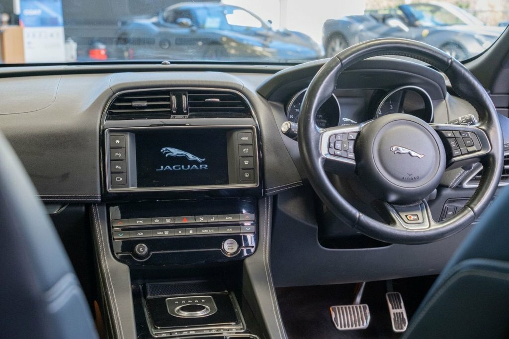 Jaguar F-Pace 3L S Blue #2