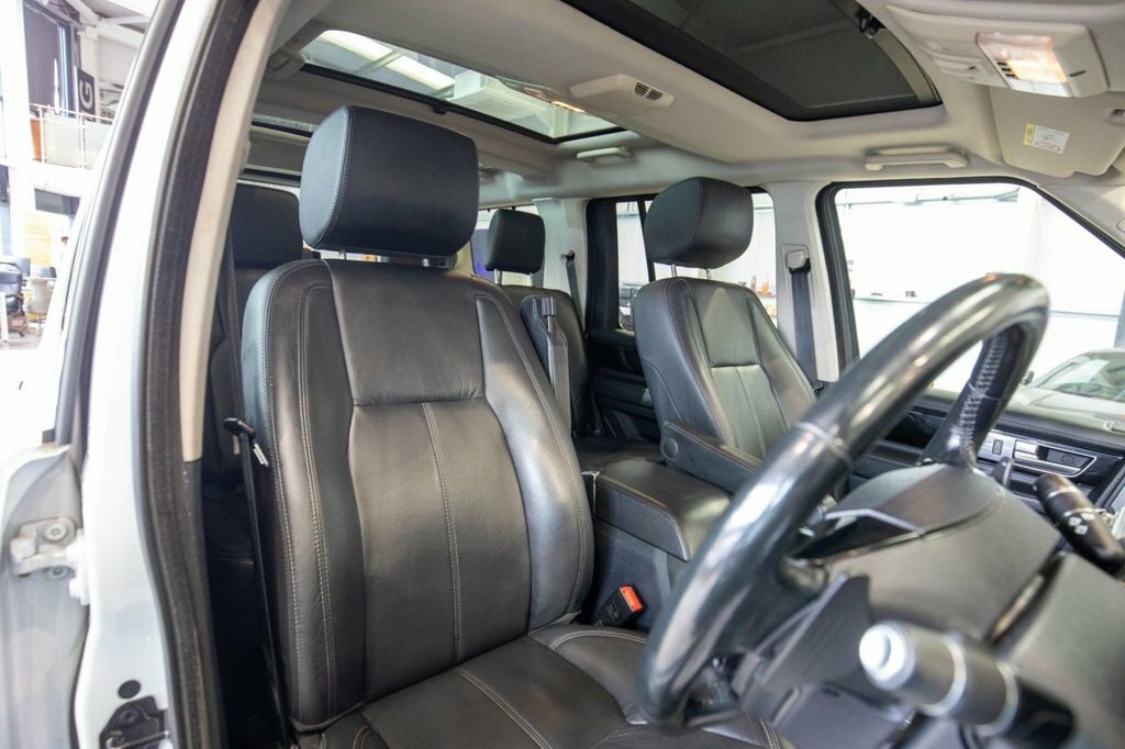Land Rover Discovery 4 3L Landmark White #3