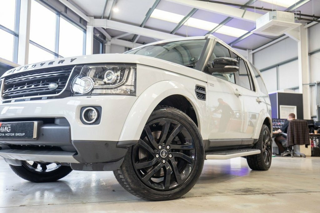 Land Rover Discovery 4 3L Landmark White #6