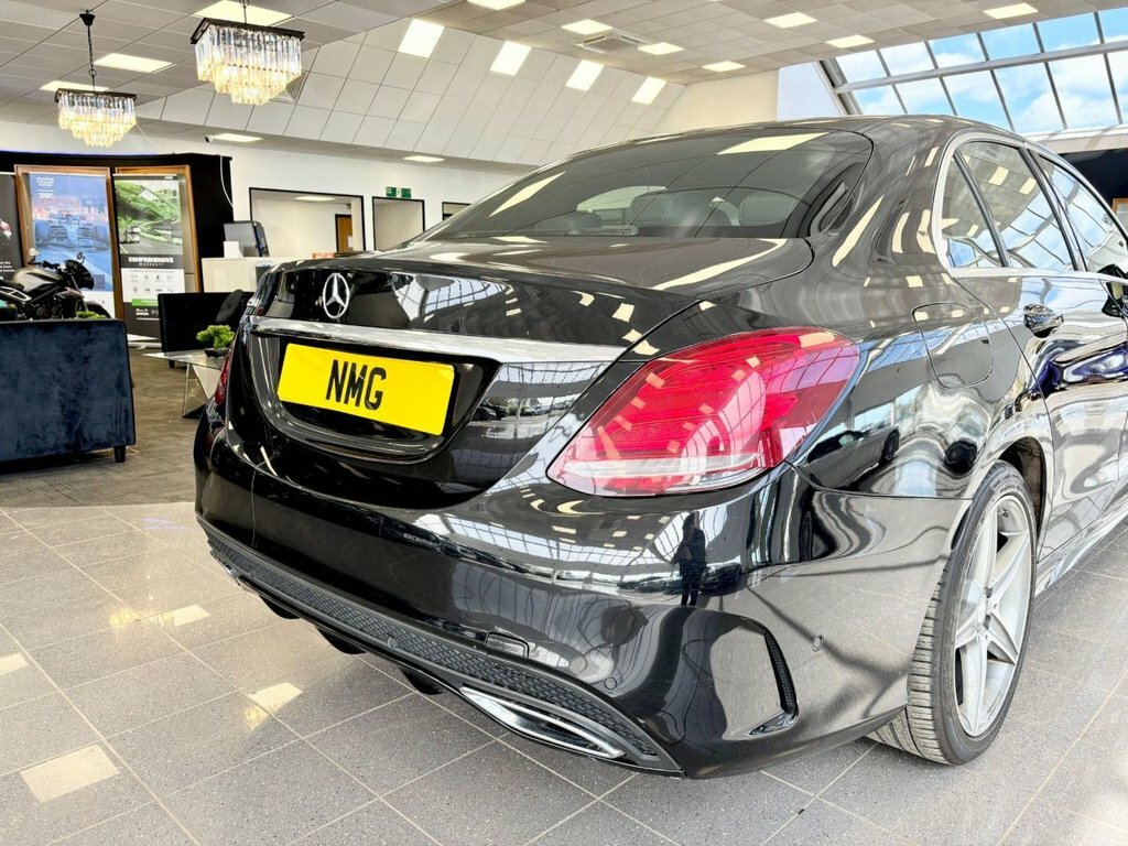 Mercedes-Benz C Class 2.1L Amg Line Black #2