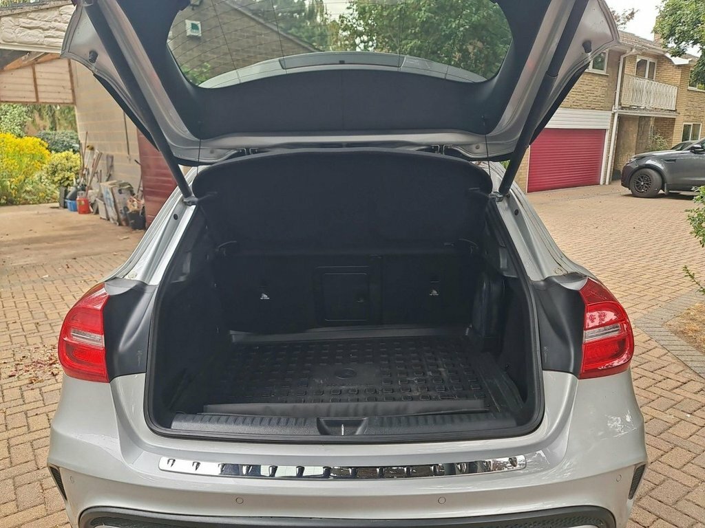 Mercedes-Benz GLA Class 2L Amg Line Silver #6