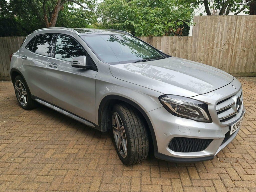 Mercedes-Benz GLA Class 2L Amg Line Silver