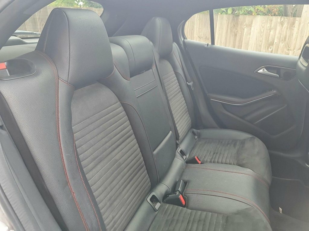 Mercedes-Benz GLA Class Gla 200 D 4Matic Grey #9