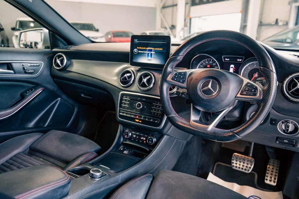 Mercedes-Benz GLA Class 2L Amg Line Silver #2