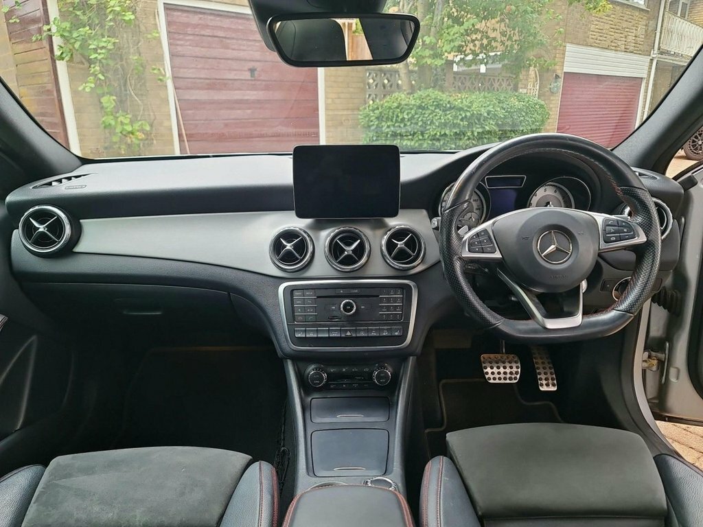 Mercedes-Benz GLA Class Gla 200 D 4Matic Grey #7