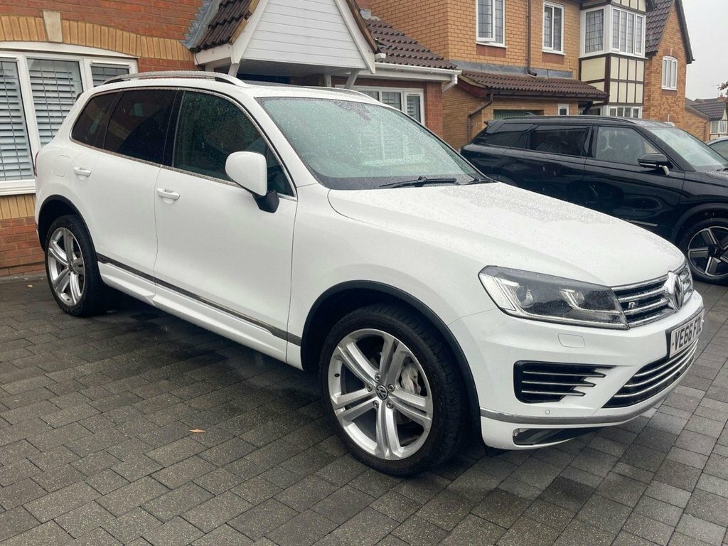 Volkswagen Touareg 3L R-line Plus White