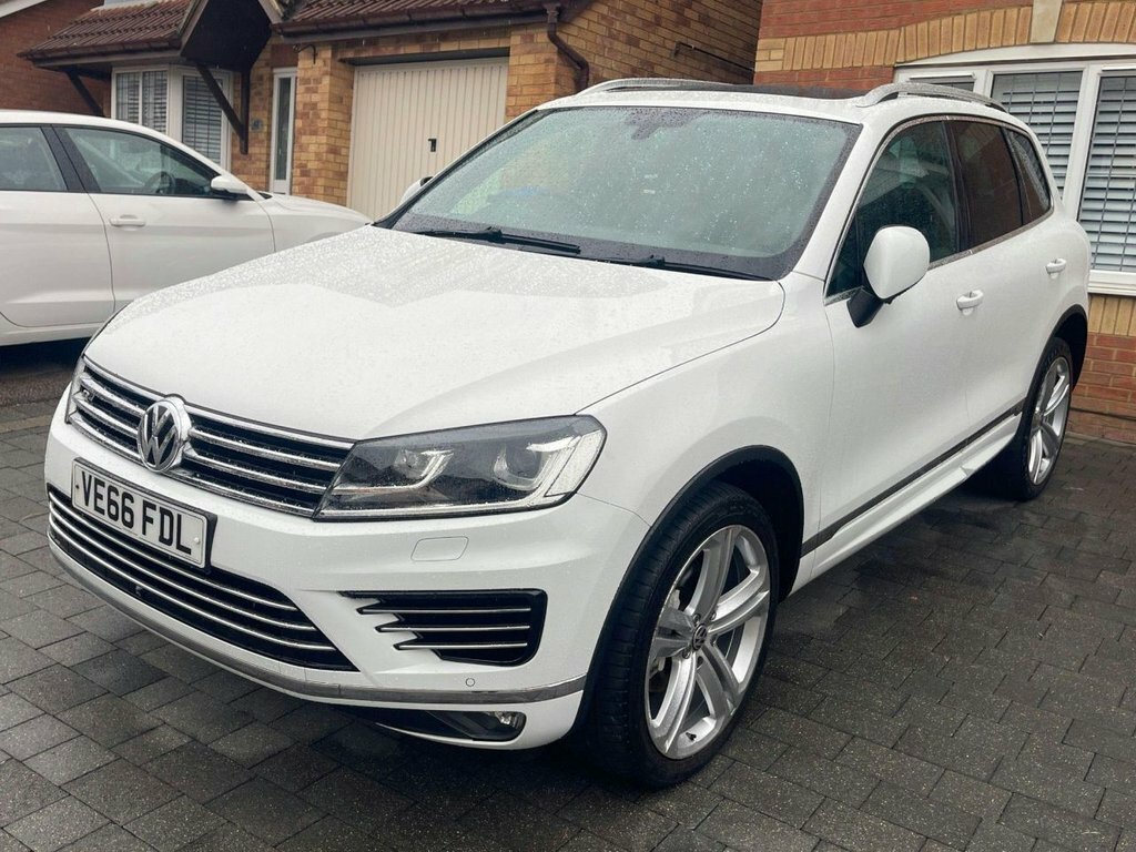 Volkswagen Touareg 3L R-line Plus White #2