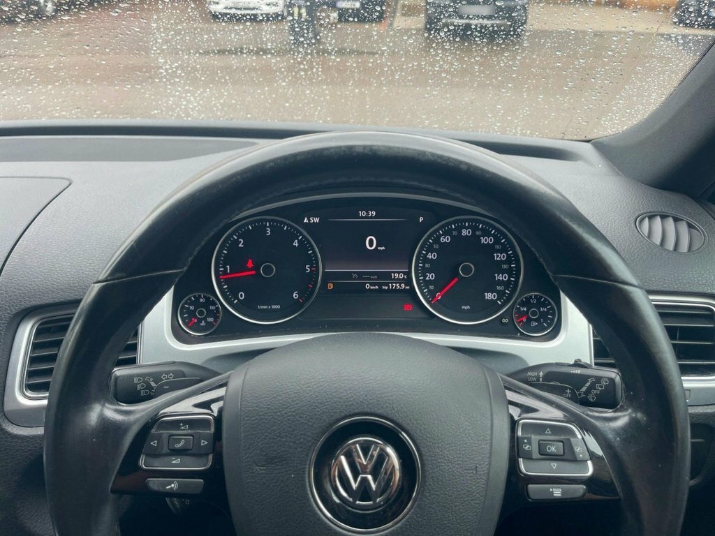 Volkswagen Touareg 3L R-line Plus White #5