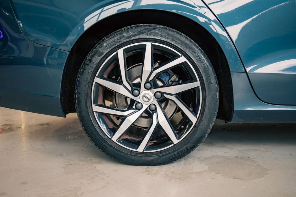 Volvo V60 2L Momentum Plus Blue #6