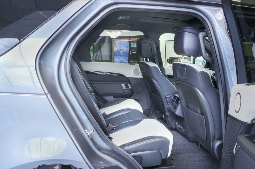 Land Rover Discovery R-dynamic S Brown #30