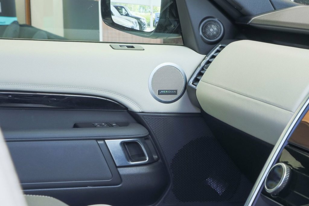Land Rover Discovery R-dynamic S Brown #36