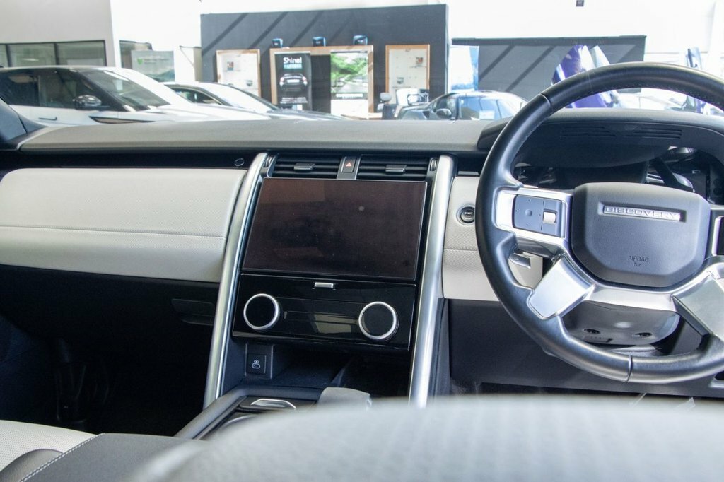 Land Rover Discovery R-dynamic S Brown #39