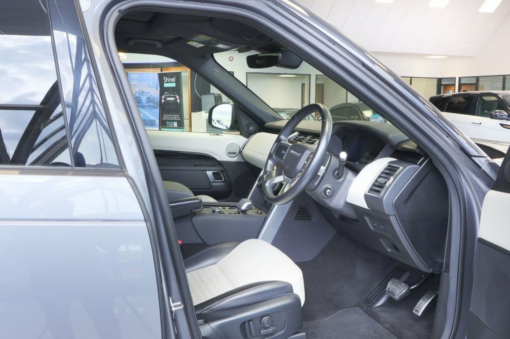 Land Rover Discovery R-dynamic S Brown #29