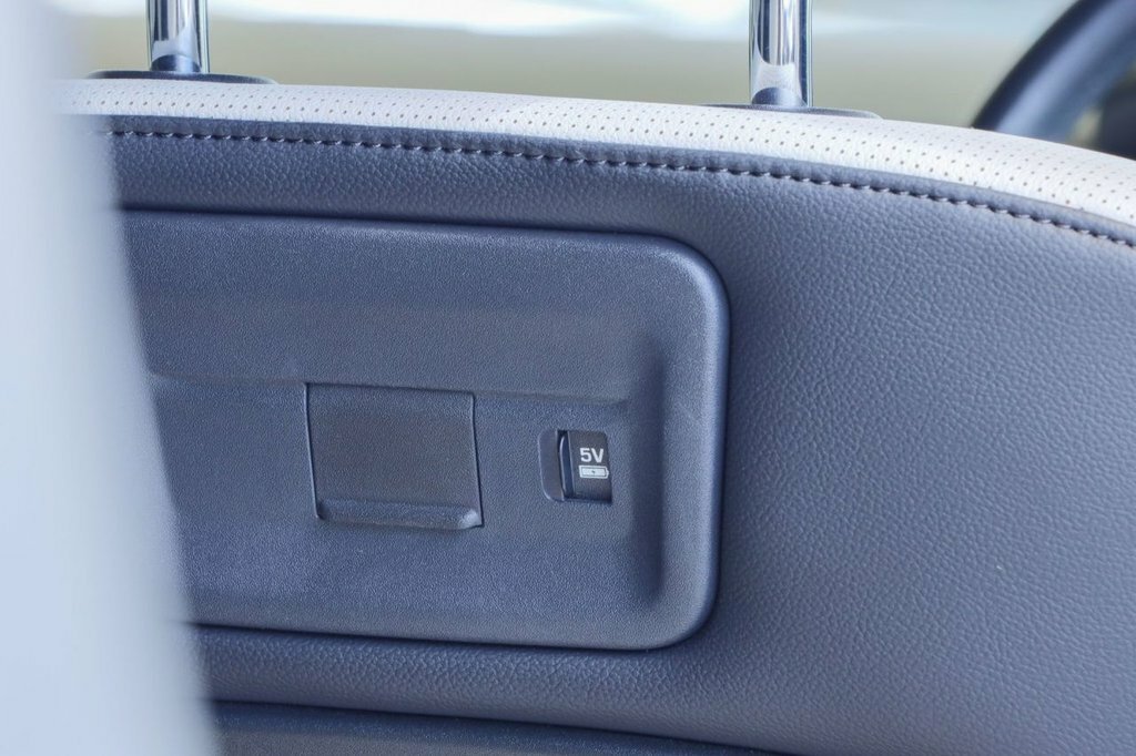 Land Rover Discovery R-dynamic S Brown #31