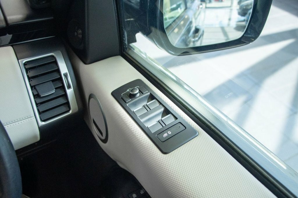 Land Rover Discovery R-dynamic S Brown #54