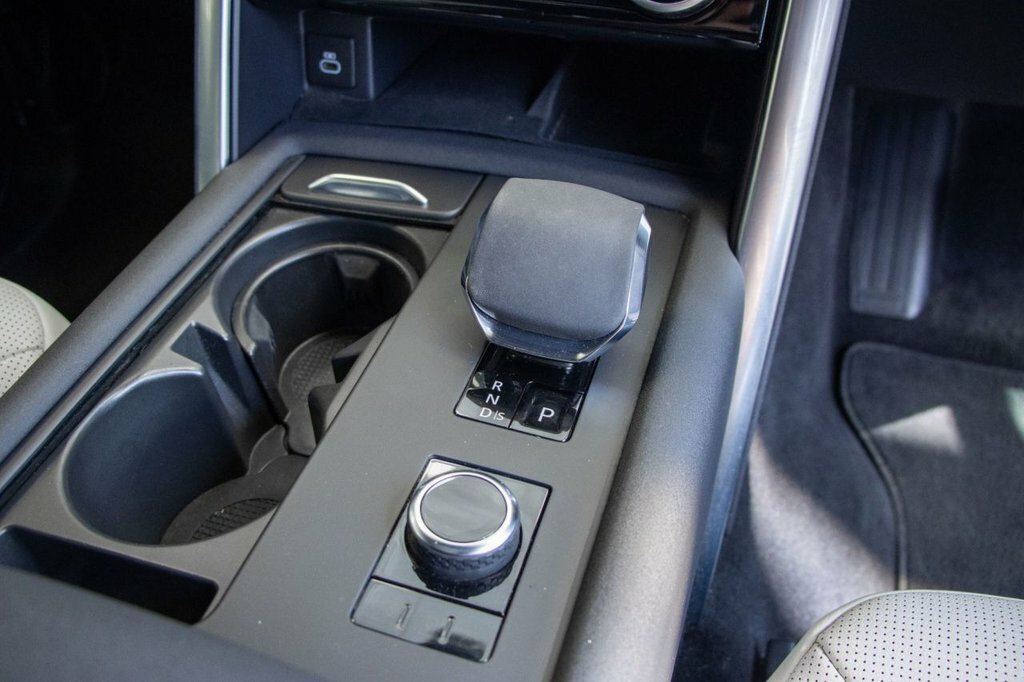 Land Rover Discovery R-dynamic S Brown #47