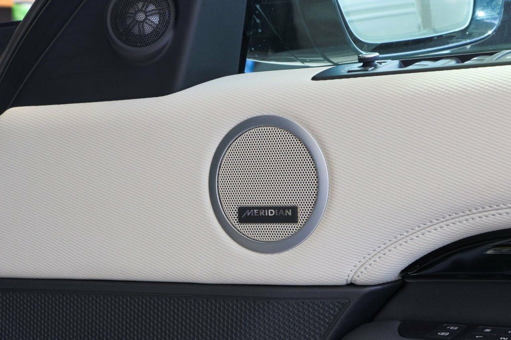 Land Rover Discovery R-dynamic S Brown #38