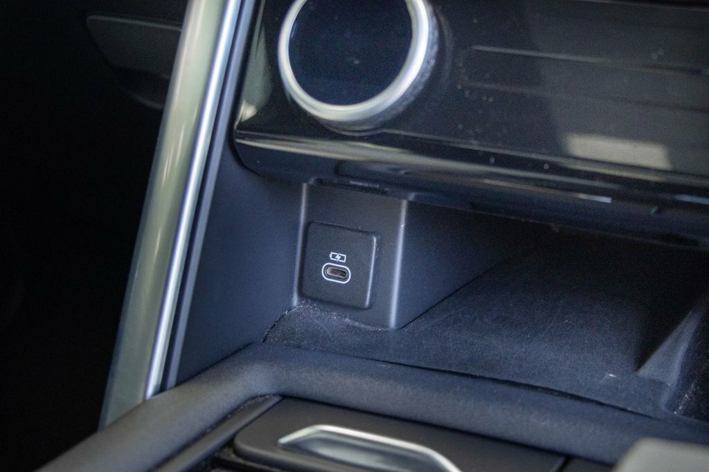 Land Rover Discovery R-dynamic S Brown #48