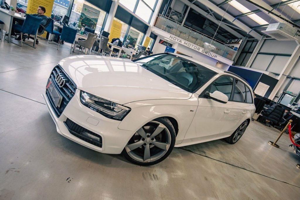 Audi A4 Avant 2L Black Edition White #3