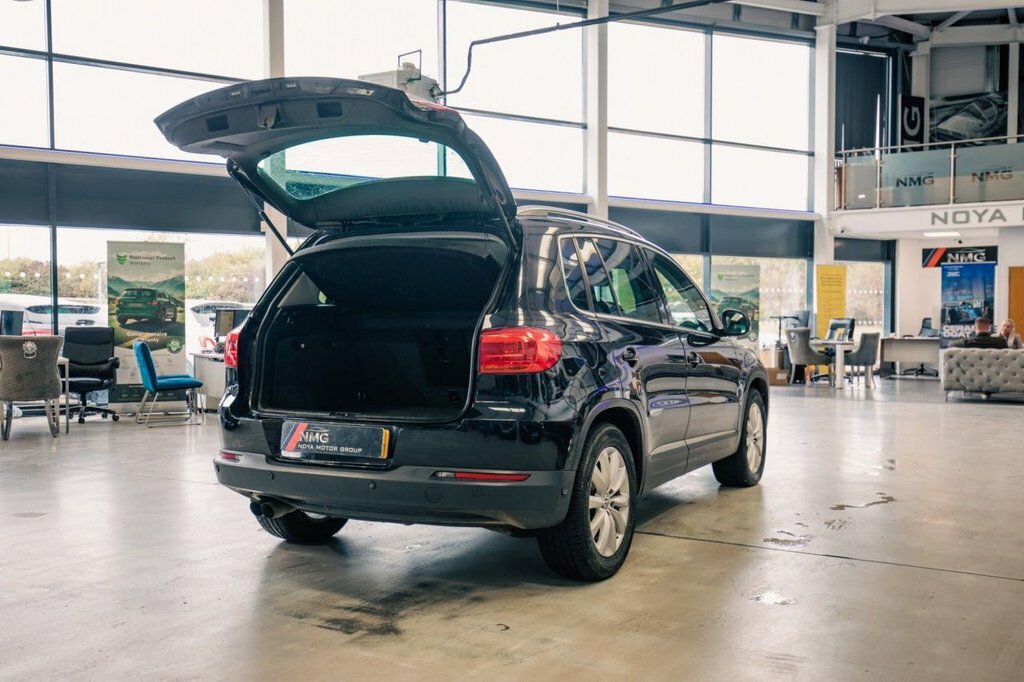 Volkswagen Tiguan 2L Match White #29